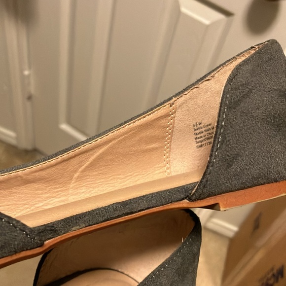 Mossimo flats - Picture 9 of 10